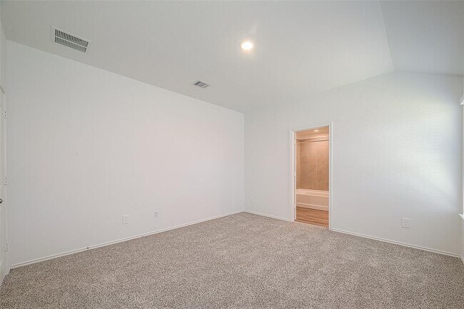 Building Photo - 5734 Avalon Woods Dr