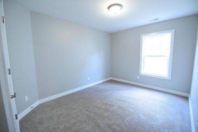 Building Photo - 1750 Meadowlark Ln