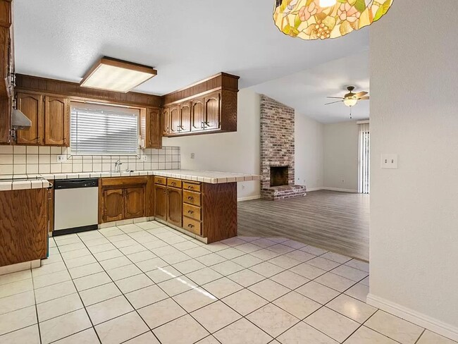 Building Photo - Ready To Go Recently Updated 3 Bedroom Single Story Home!!!