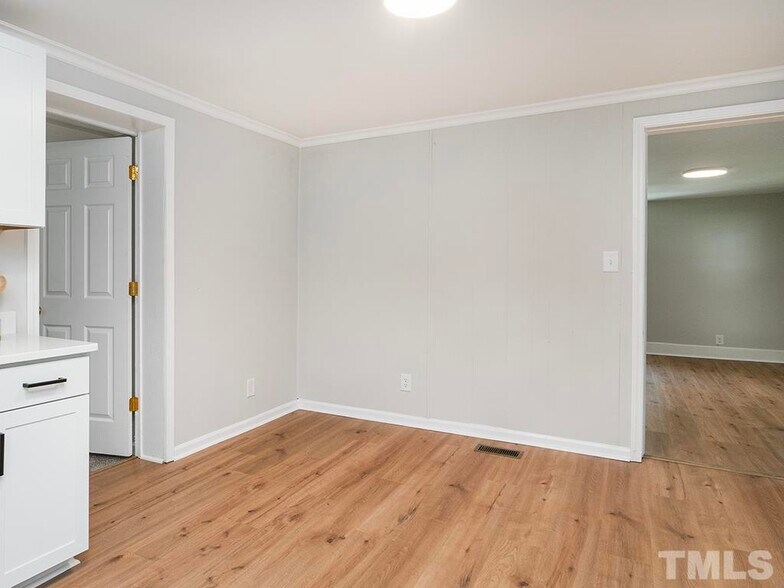 Building Photo - 234 Hatch St