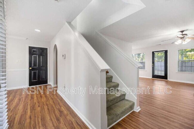 Building Photo - 123 Salt Landing Cir