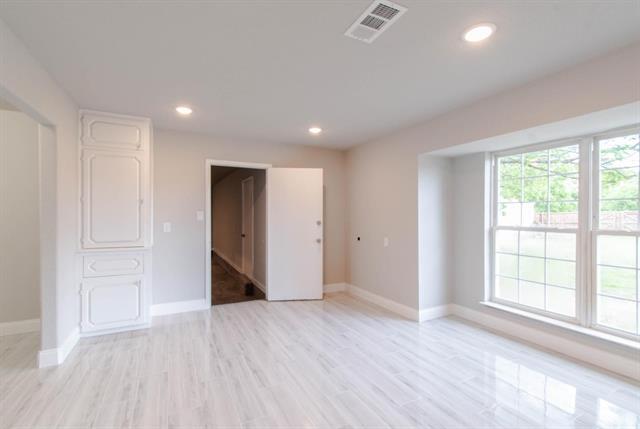 Building Photo - 16024 Plum Ln