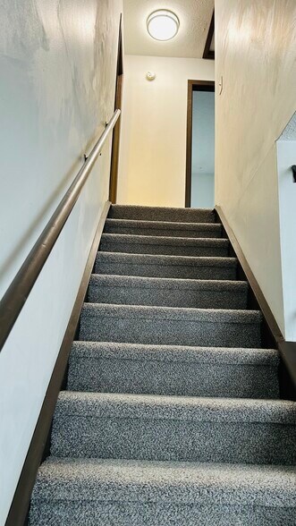 Building Photo - 2611 W 60th St