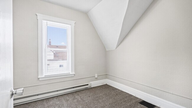 Building Photo - 1861 5th St