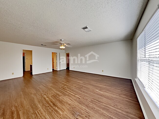 Building Photo - 8302 Parry Path