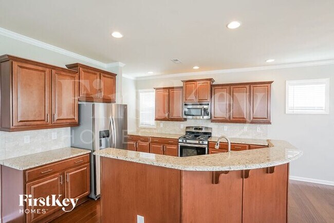 Building Photo - 175 Heathwood Dr