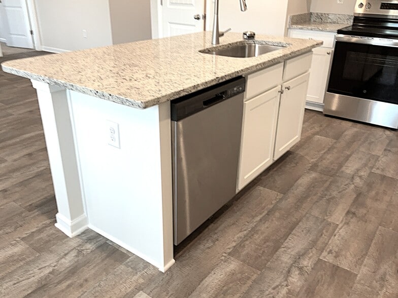 Building Photo - 3216 Emberly Dr