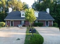 Building Photo - 2405 Leeward Ct