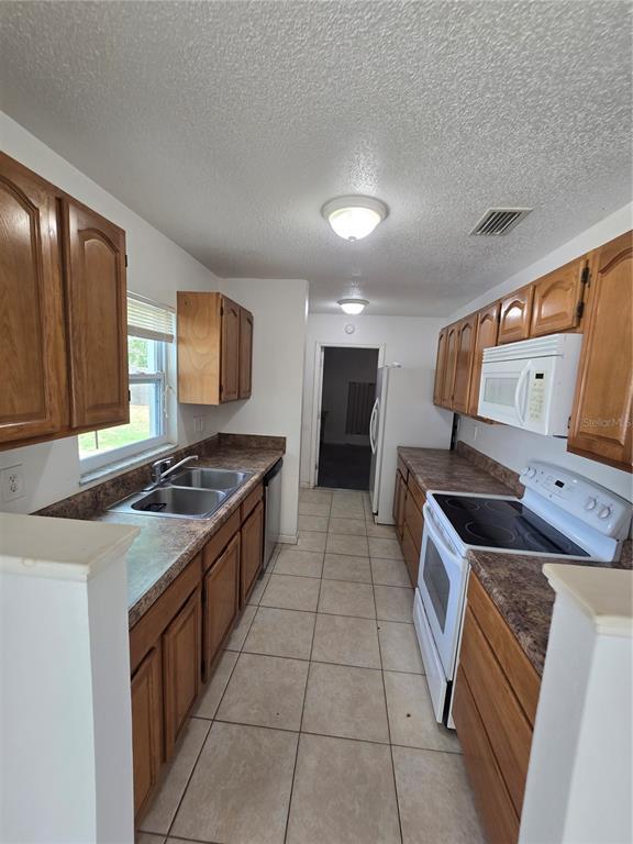 Building Photo - 9231 Antrim St