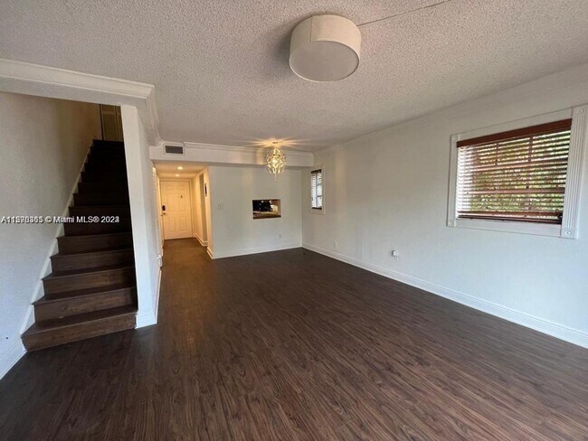 Building Photo - 8650 SW 109th Ave