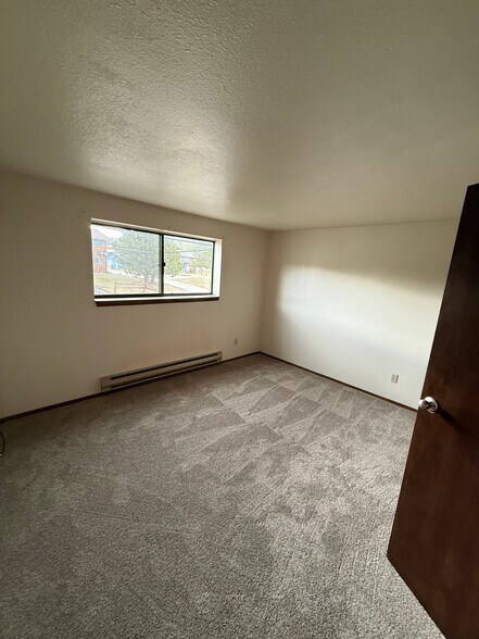 Building Photo - 1730 Raven Cir