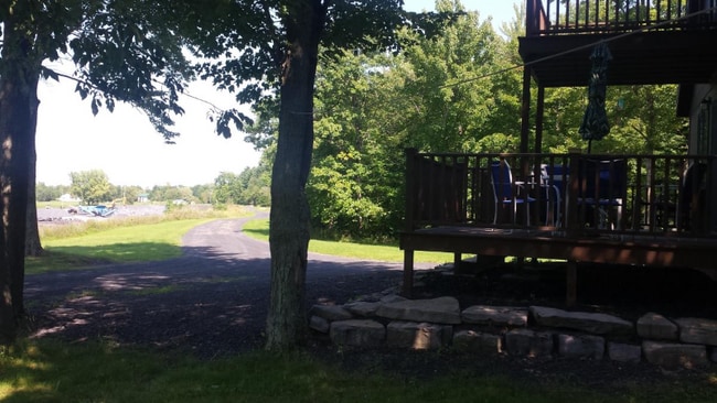 Building Photo - 401 Quarry Rd