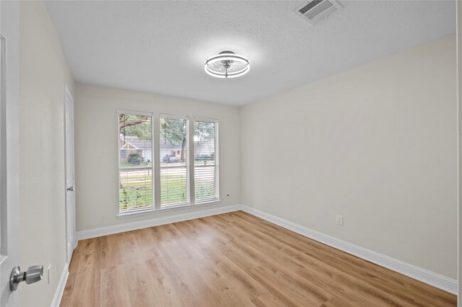 Building Photo - 926 Red Rock Canyon Dr