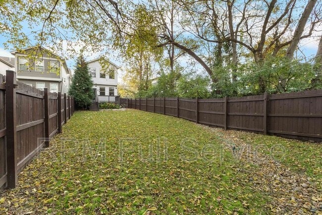 Building Photo - 537 Eastboro Dr