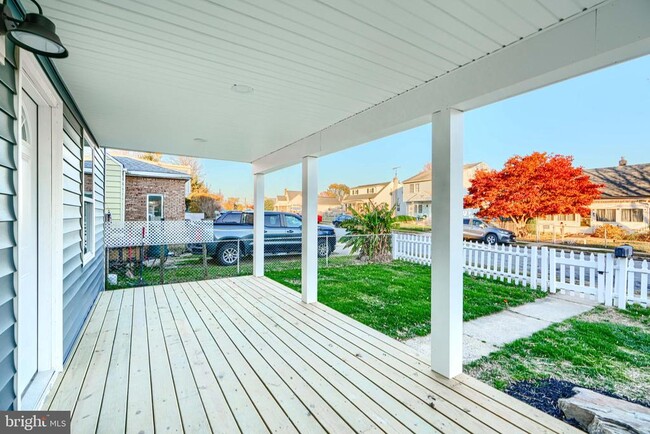 Building Photo - 9 Avenal Rd