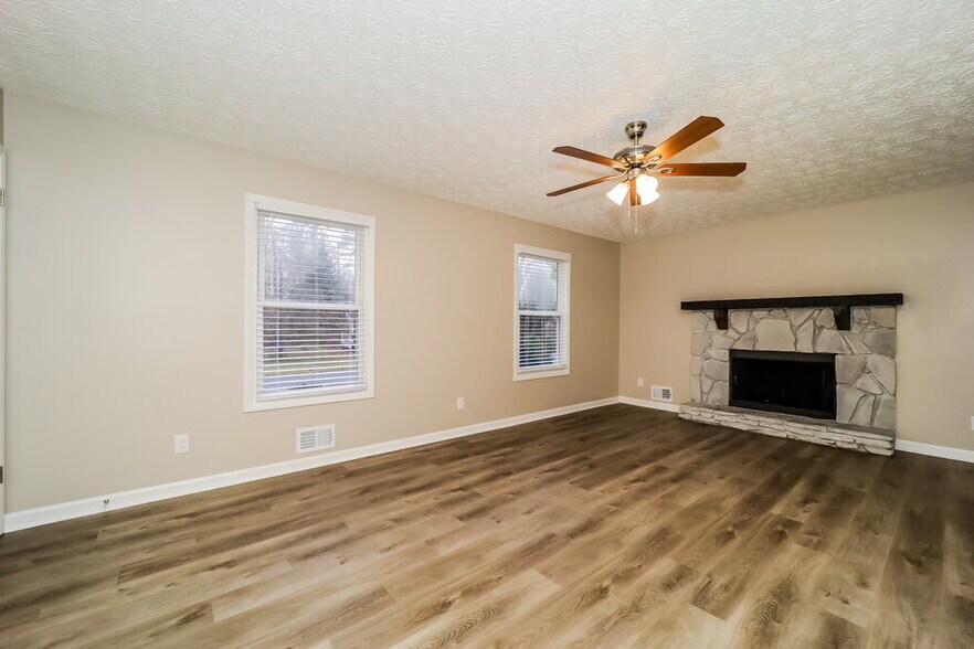 Building Photo - 2920 Sandstone Trail