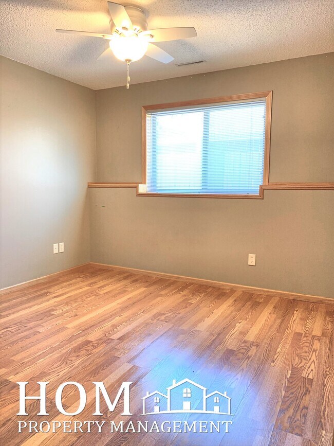 Building Photo - 140 Peggy Ln