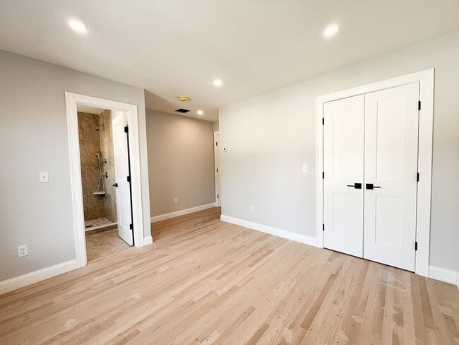 Building Photo - 71 Bolivar St