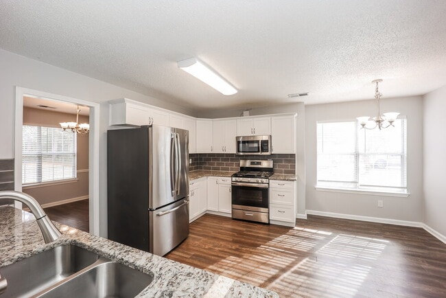 Building Photo - 15 Cory Ct