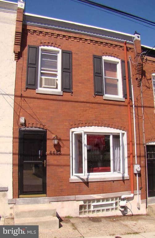 Primary Photo - 4482 Fleming St