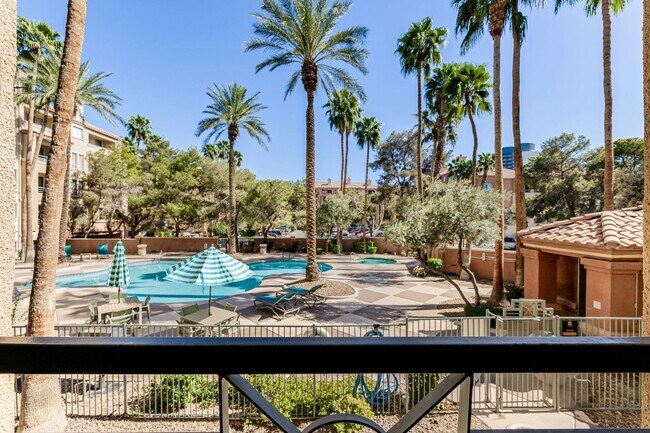 Building Photo - Meridian Guard Gated 2 Bedroom Condo over looking pool!