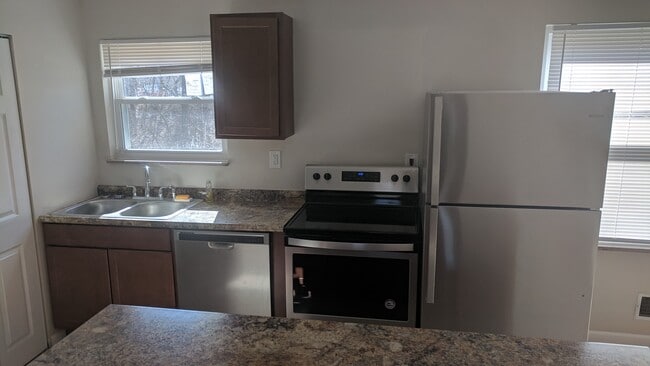 Building Photo - 3231 Alpine Pl