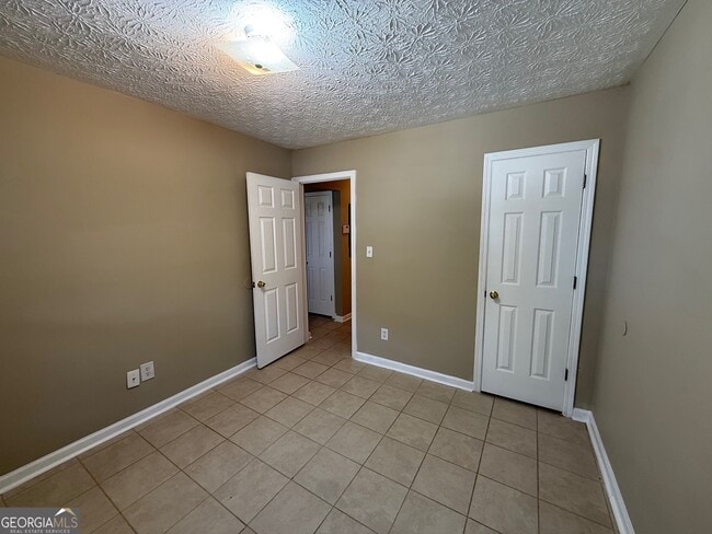 Building Photo - 960 Windwood Ct