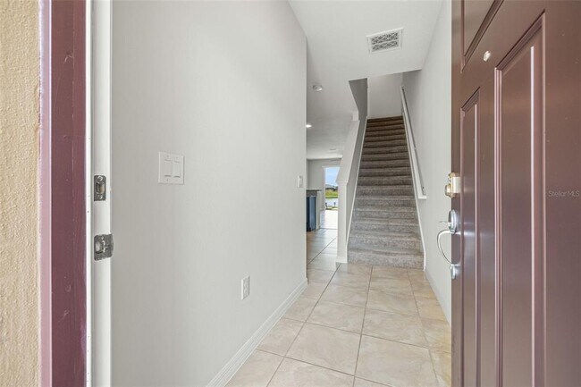 Building Photo - 9210 Hillcroft Dr
