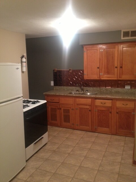 Building Photo - 1747 Dayton Ave