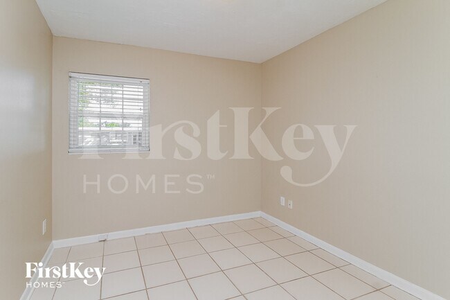 Building Photo - 2720 Erin Rd