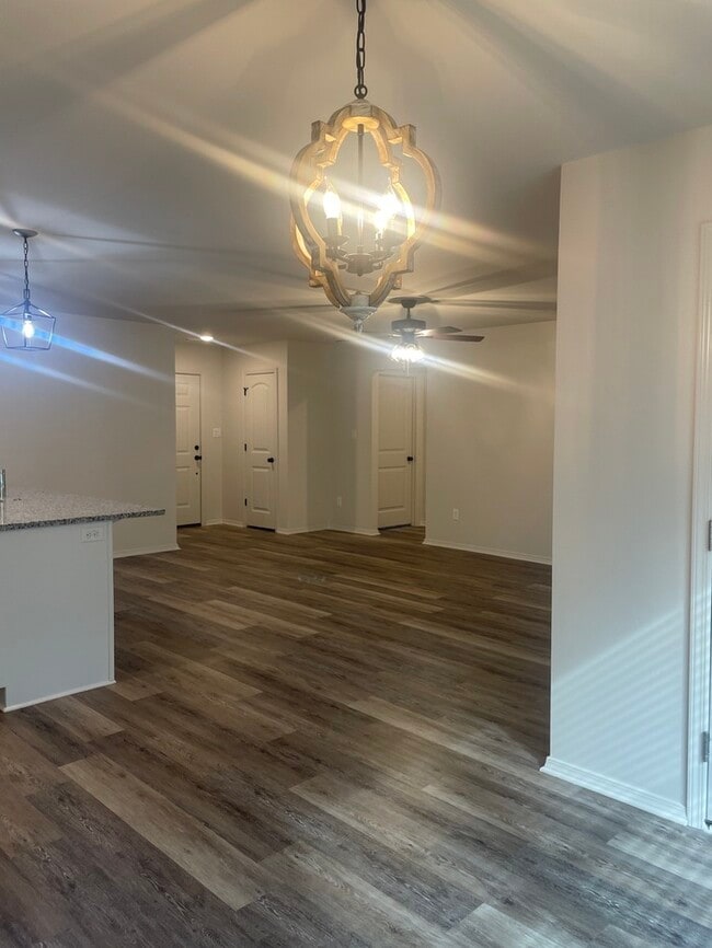 Building Photo - 1048 Heritage Way