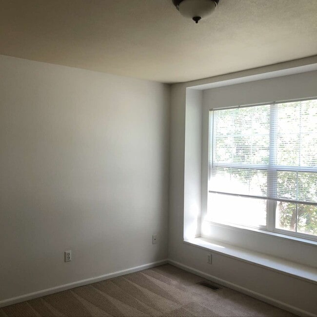 Building Photo - 4533 Starflower Dr