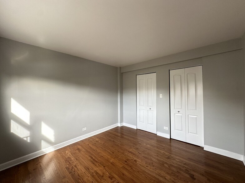 Building Photo - 7632 N Milwaukee Ave