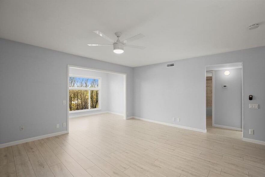 Building Photo - 620 S 1st St