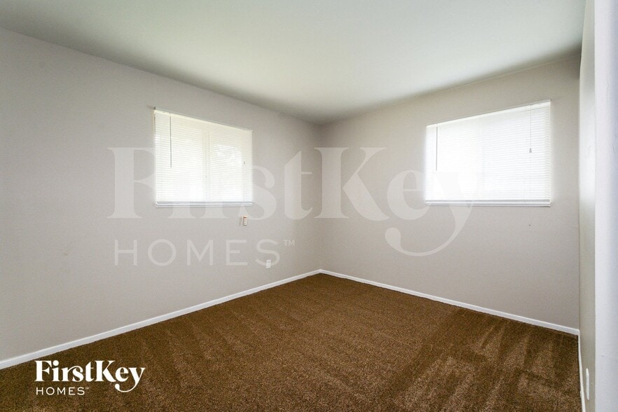 Building Photo - 755 Tyson Dr