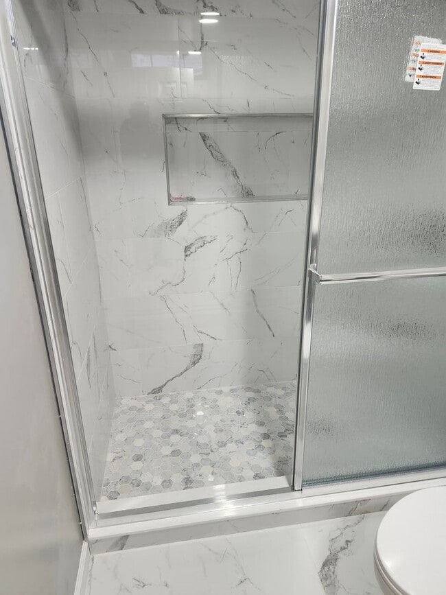 Building Photo - Single family home in great neighborhood!