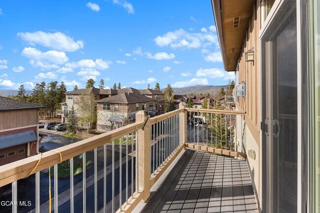 Building Photo - Fully Furnished Mountain Condo | Flexible Lease Terms | Garage Included | Fraser, CO