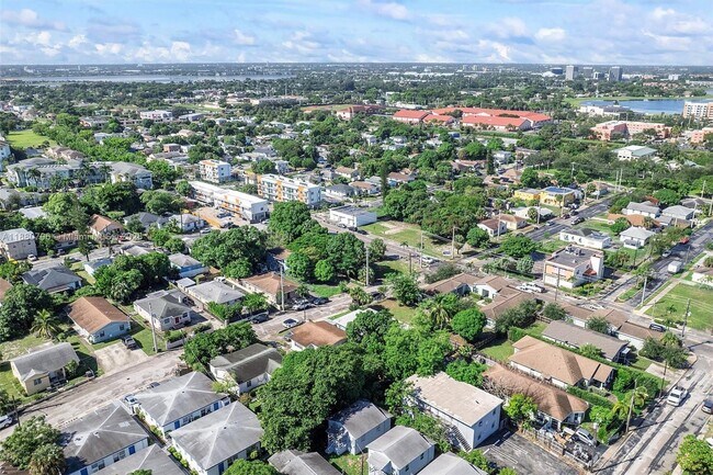 Building Photo - 901 20th St