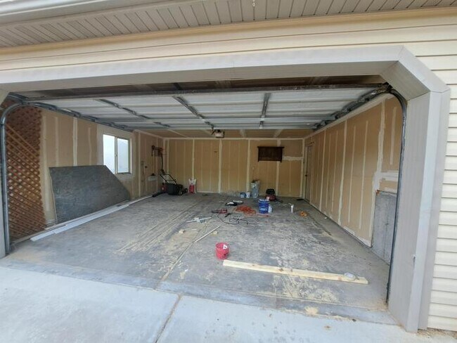 Building Photo - 7398 N Ute Dr