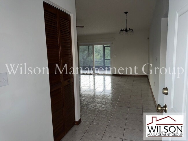 Building Photo - 1420 Flamingo Dr