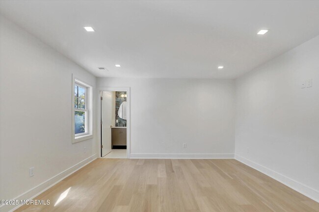 Building Photo - 243 Woodcrest Rd