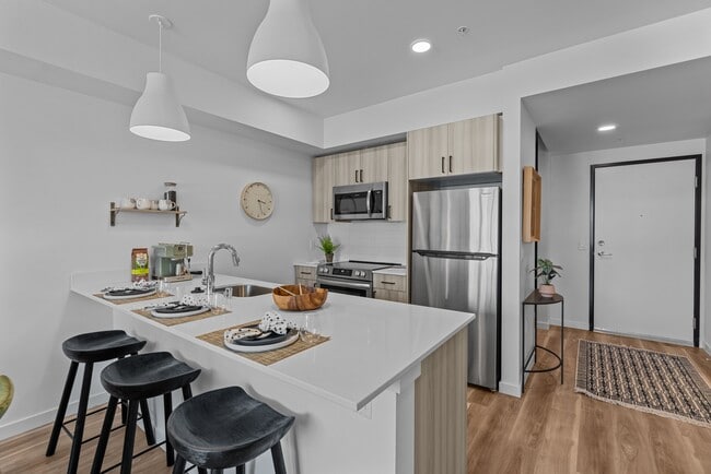 Building Photo - Zinnia