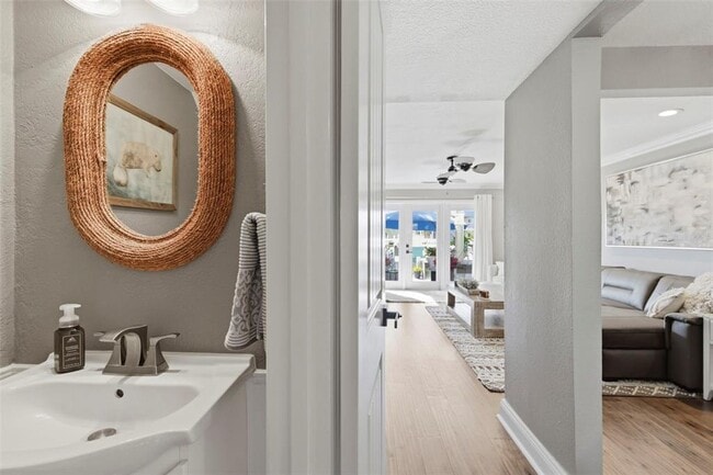 Building Photo - 4751 Coquina Key Dr SE