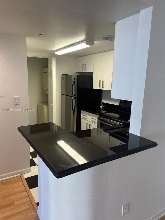 Building Photo - 770 Claughton Island Dr