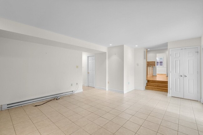 Building Photo - 4 Bed 3 Bath - Silver Spring Single Family...