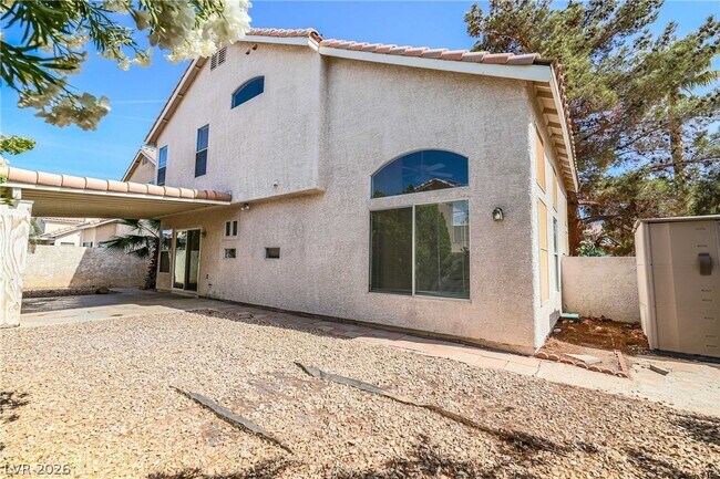 Building Photo - 2930 Seasons Ave