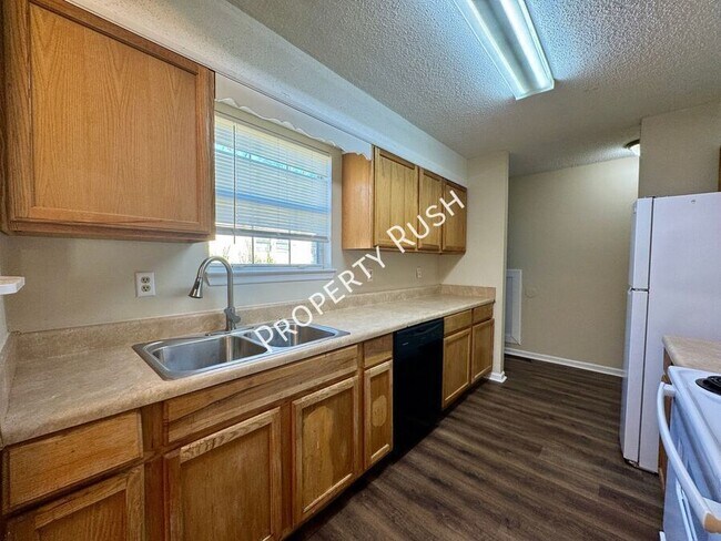 Building Photo - 4320 Ohls Ave