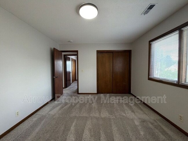 Building Photo - 3831 S 46th St