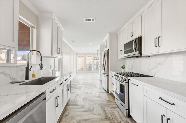 Building Photo - 12407 Clara Hills Ln