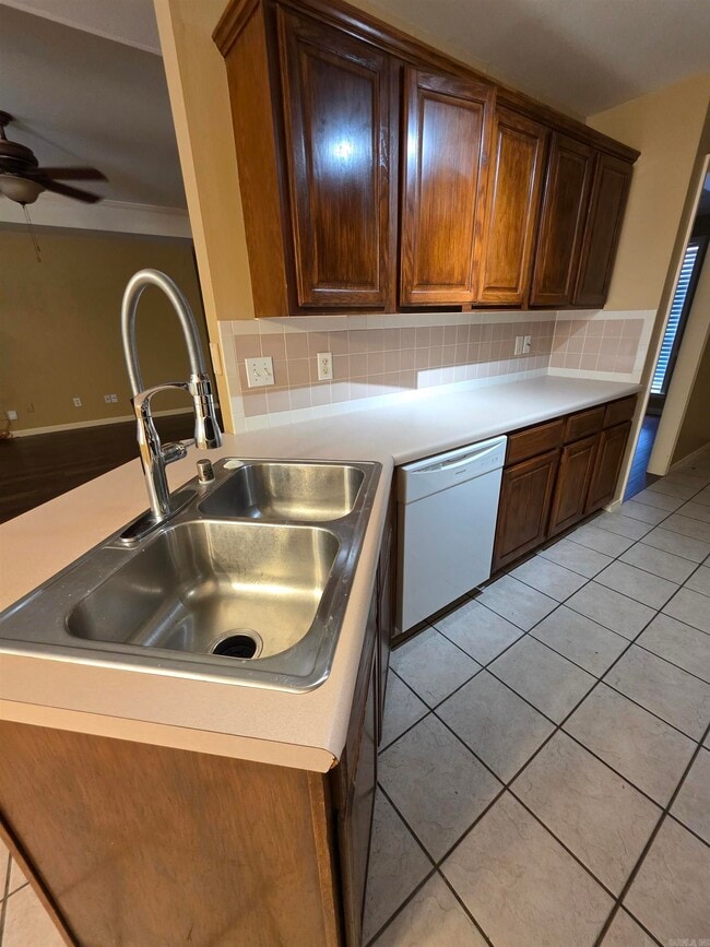 Building Photo - 4102 Stoneybrook Dr